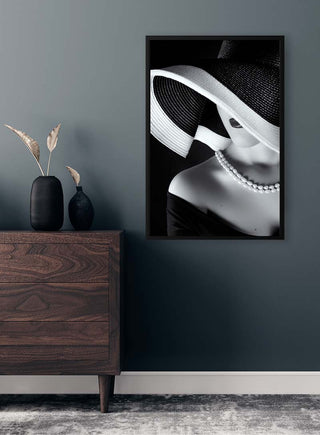 Product page display of "La femme au chapeau" poster by Ruslan Bolgov, featuring a woman in a wide-brimmed hat.