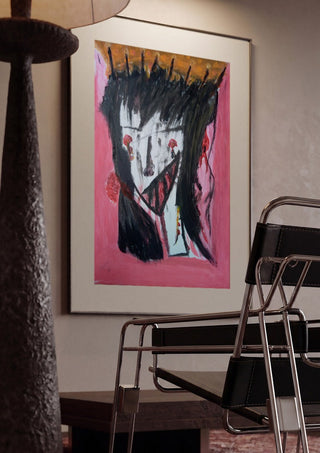Onschuldig Wezen - Innocent Creature by Mizo framed in a dim room beside a tubular steel chair